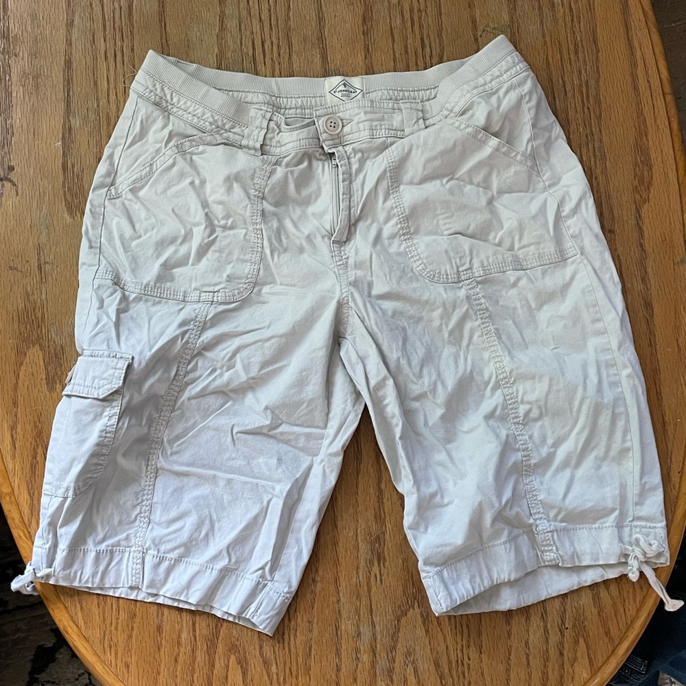 St John’s Bay cargo khaki shorts